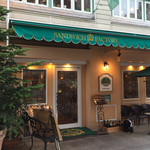 サンドウィッチファクトリー - フレンチレストランのような外観