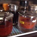 楽家 - テーブルの調味料