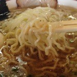 楽家 - 約熱ネギラーメン　麺