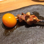 鳥さわ - ちょうちん
      玉子の部分と肉を一緒にいただくと…（≧∇≦）