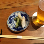 鳥さわ - お漬物とビール( ^ ^ )/□