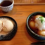 茶房もちつき庵 - モーニングメニューのつきたてセット。大根おろし餅＋きなこ餅(2015年8月)