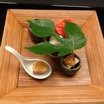 たか田八祥 - 二皿目　木のお皿で登場。