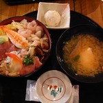 Kaisen izakaya yamademmaru - 海鮮丼