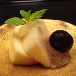 たか田八祥 - デザートの、桃とブドウ