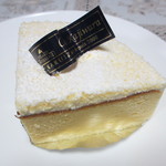 パティスリー・シェ・カジワラ - カマンベール・チーズケーキ　420円