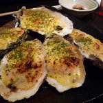 海蔵 - カキとホウレン草のグラタン☆カキの殻が器になっています。