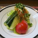 ステーキハウス キッチンリボン - みずみずしい季節のサラダ