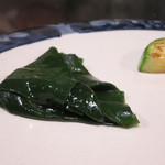 カハラ - カエルの雨宿りの葉っぱではなく…