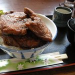 「（大）かつ丼」の蓋を開けました