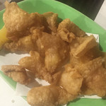 いたる - 鶏皮カリカリ揚げ 400円