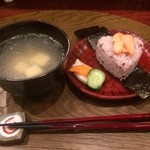 キャサリン亭 - おすましとおにぎりお新香　〆にぴったりごちそうさま