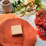 cafeカルマーレ - パンケーキとチキンのセット。このパンケーキは絶品です！
