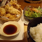 マナテーブル - 鶏の天ぷらはポン酢醤油で食べます