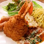 瑠美 - 手作りエビ巻きコロッケとバイエルン