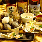 シジミ屋 - 料理写真:様々な種類の貝や貝料理。お伴にはぜひ日本酒で。