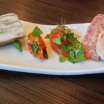 カーサ・デル・チーボ - 前菜盛り合わせ
      ＊沖ハモとじゃが芋のテリーナ
      ＊カポナータ
      ＊八戸産 鮭のマリネ
      ＊豚肉の田舎風パテ
      ＊桜姫鶏のロートロ