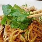 四川担担麺 阿吽 - パクチー＆水菜のトッピング！