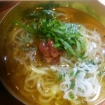 Oosaka Yakiniku Horumon Futago - 締めの梅しそ冷麺