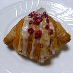 ピエール・エルメ・パリ - 2015年8月　クロワッサン　イスパハン　380円