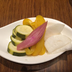 HAMBURG WORKS - 季節野菜のピクルス盛り合せ、380円