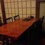 手打そば 車家 - テーブル席