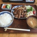 菱田屋 - まぐろしょうが焼き定食