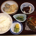 自由軒 - アジ南蛮定食(750)