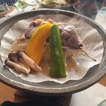 和食処 かおり - 淡路牛と淡路の玉ねぎを使った陶板焼き