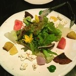 土の味のサラダ