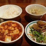 Katokuen - これと、杏仁豆腐がお替わり自由