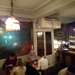 BISTROTTERS - 賑やかな店内