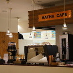 ハタカフェ - 厨房カウンターの風景