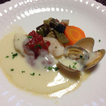 Karaku - 白身魚とアサリのグリエポモドーロソース
