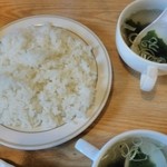 キッチン松味 - ランチのライスとスープ。