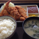 Tonkatsu Kinoya - ミックスカツ定食900円