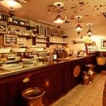 イル・バーカロ - イタリア人やソムリエも集うカウンター！グラスワインと前菜を気軽に楽しむのもイタリア人流♪