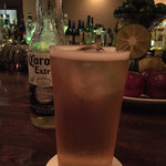 オー・ド・ヴィー - ビールに氷を入れ、シークワーサーをキュッと絞るとメチャクチャ美味い！！