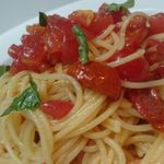 ボラーレ - ３種のトマトの冷製スパゲティ