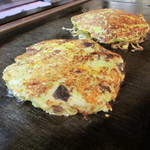 みやざき - 手前　すじ玉　奥はモダン焼き　　2015/8