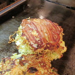 みやざき - 手前　すじ玉　奥はモダン焼き　　2015/8