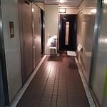 上月 - 【2015年8月6日】平八ビル2階の奥、突き当りです。