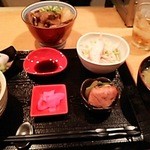 【2015年8月6日】牛すじ煮込み定食です。