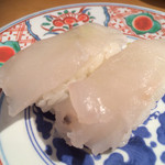 廻鮮寿司 塩釜港 - 活黒そいの握り（2015.8）