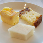 アーユルヴェーダ・カフェ ディデアン - ルラン、いちじくのケーキ、パンプディング