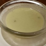 ハングリータイガー - セットのアスパラガス冷製スープ。