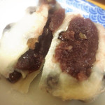 出町ふたば - 豆餅の中身(2015.4.24@日本橋高島屋 空輸便にて)