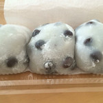 出町ふたば - 豆餅は3個入り(2015.4.24@日本橋高島屋 空輸便にて)