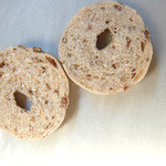 パン・ド・ラサ - 料理写真:メープルペカンベーグル