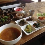 韓国家庭料理 青山 - 牛すじランチセット